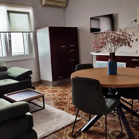 Seventh Continent Apartament Szybenik